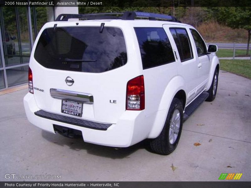 Avalanche White / Desert 2006 Nissan Pathfinder LE
