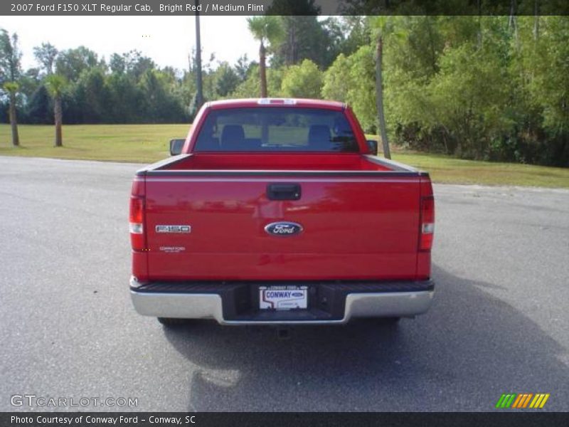 Bright Red / Medium Flint 2007 Ford F150 XLT Regular Cab