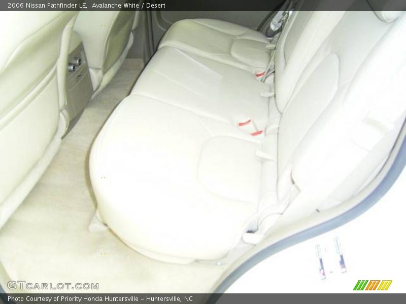 Avalanche White / Desert 2006 Nissan Pathfinder LE