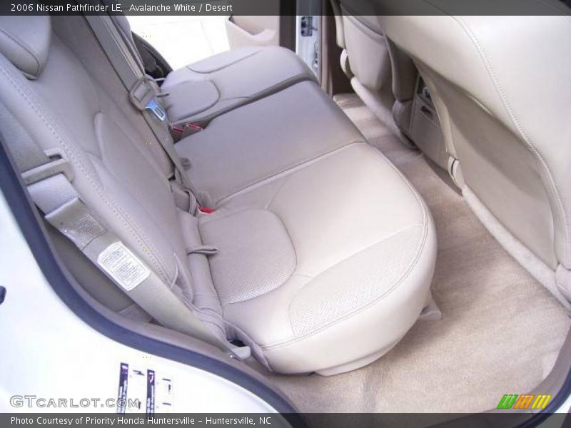 Avalanche White / Desert 2006 Nissan Pathfinder LE