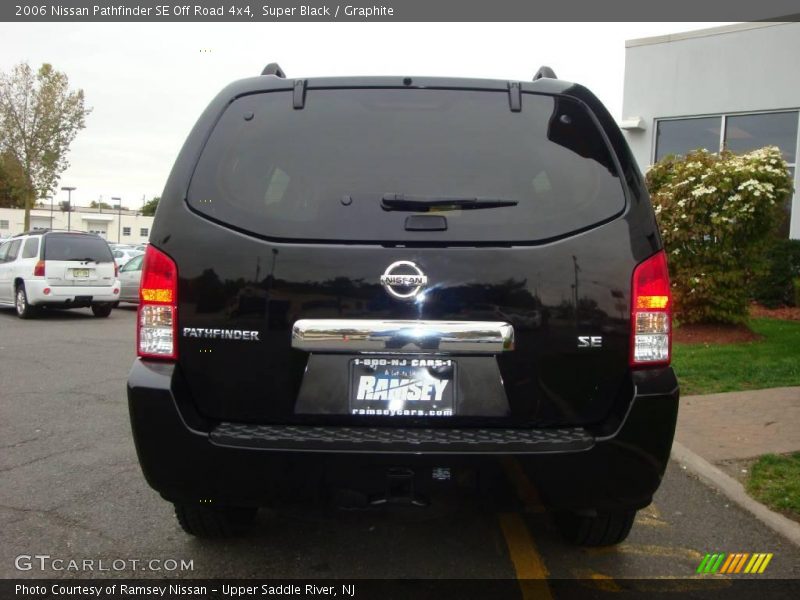 Super Black / Graphite 2006 Nissan Pathfinder SE Off Road 4x4