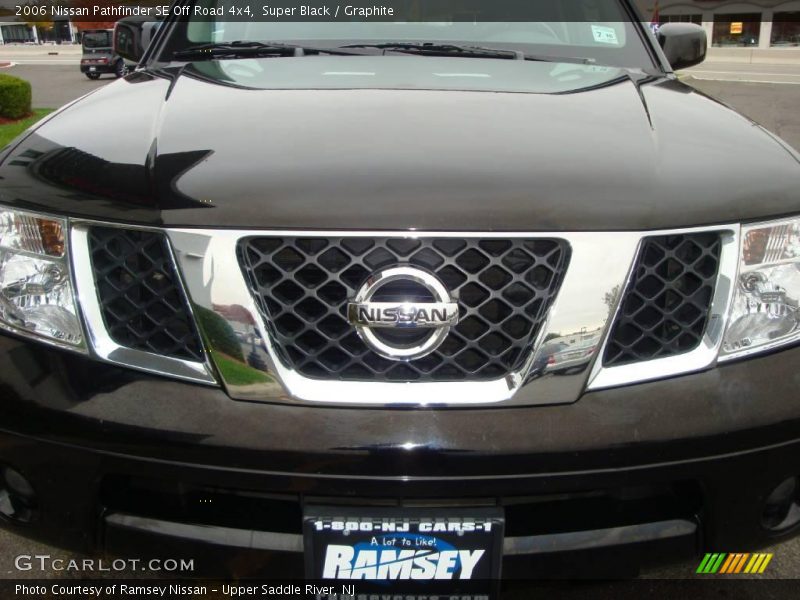 Super Black / Graphite 2006 Nissan Pathfinder SE Off Road 4x4