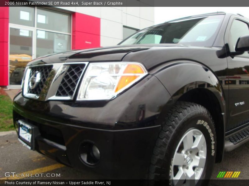 Super Black / Graphite 2006 Nissan Pathfinder SE Off Road 4x4