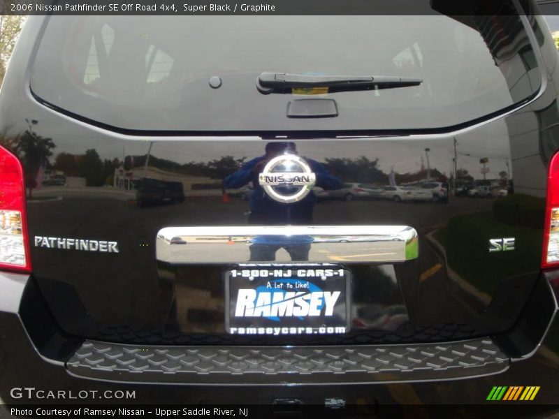 Super Black / Graphite 2006 Nissan Pathfinder SE Off Road 4x4