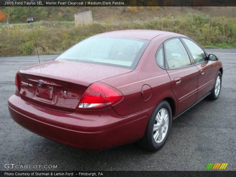 Merlot Pearl Clearcoat / Medium/Dark Pebble 2005 Ford Taurus SEL