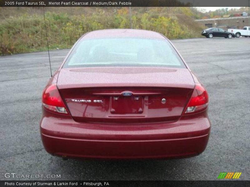 Merlot Pearl Clearcoat / Medium/Dark Pebble 2005 Ford Taurus SEL