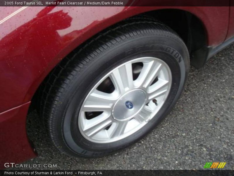 Merlot Pearl Clearcoat / Medium/Dark Pebble 2005 Ford Taurus SEL