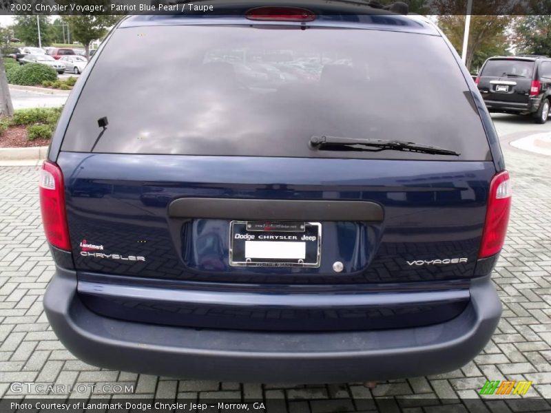 Patriot Blue Pearl / Taupe 2002 Chrysler Voyager
