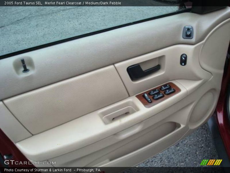 Merlot Pearl Clearcoat / Medium/Dark Pebble 2005 Ford Taurus SEL