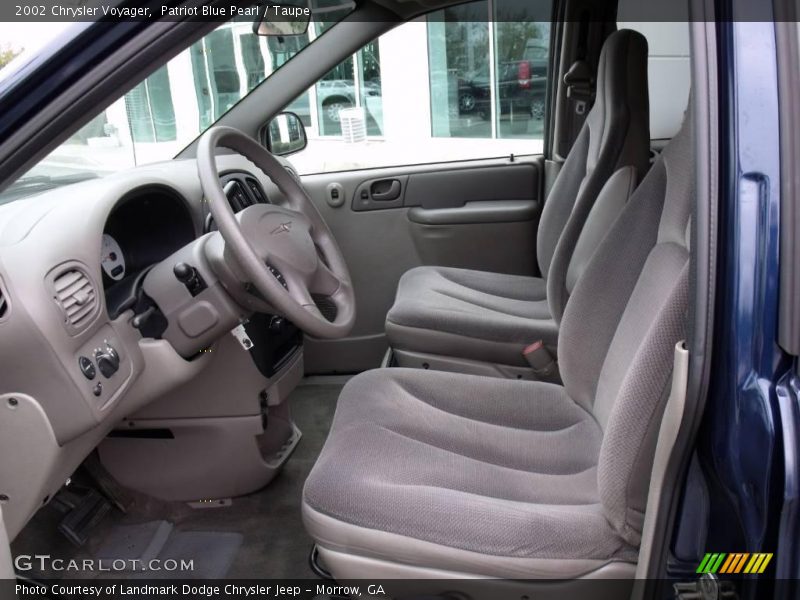 Patriot Blue Pearl / Taupe 2002 Chrysler Voyager