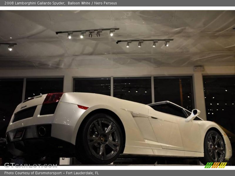 Balloon White / Nero Perseus 2008 Lamborghini Gallardo Spyder