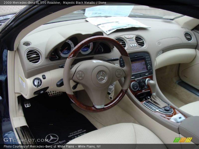 Dashboard of 2009 SL 550 Roadster