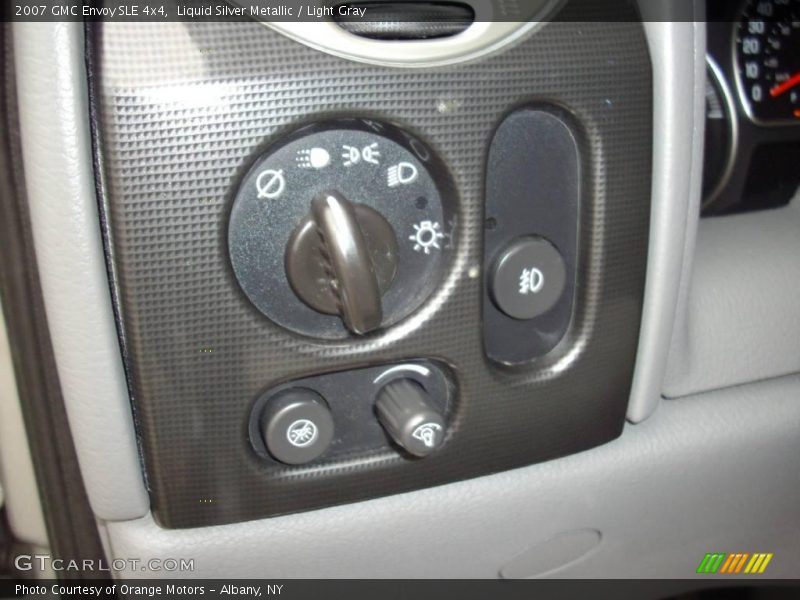 Liquid Silver Metallic / Light Gray 2007 GMC Envoy SLE 4x4