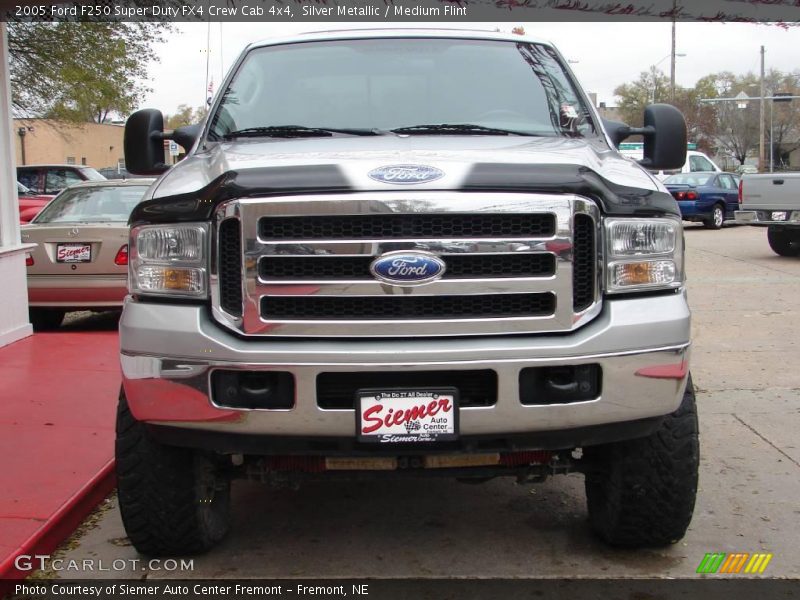 Silver Metallic / Medium Flint 2005 Ford F250 Super Duty FX4 Crew Cab 4x4