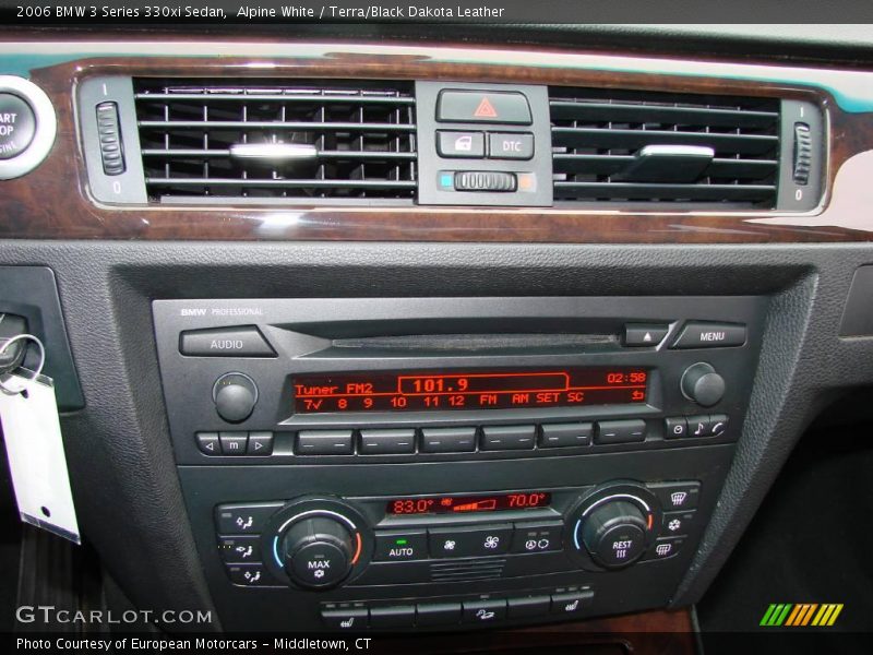 Alpine White / Terra/Black Dakota Leather 2006 BMW 3 Series 330xi Sedan