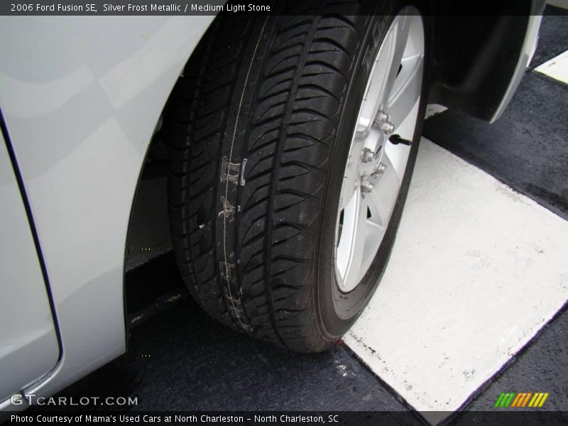 Silver Frost Metallic / Medium Light Stone 2006 Ford Fusion SE