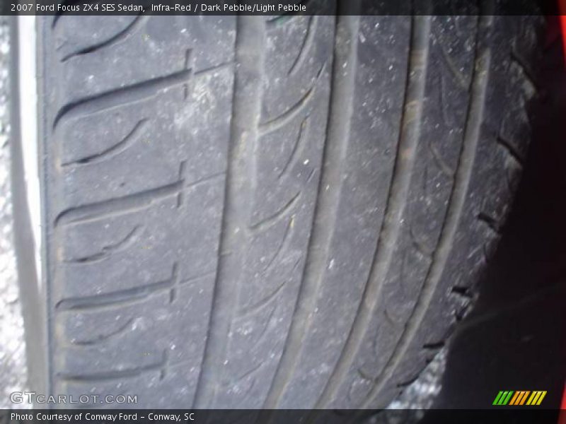 Infra-Red / Dark Pebble/Light Pebble 2007 Ford Focus ZX4 SES Sedan