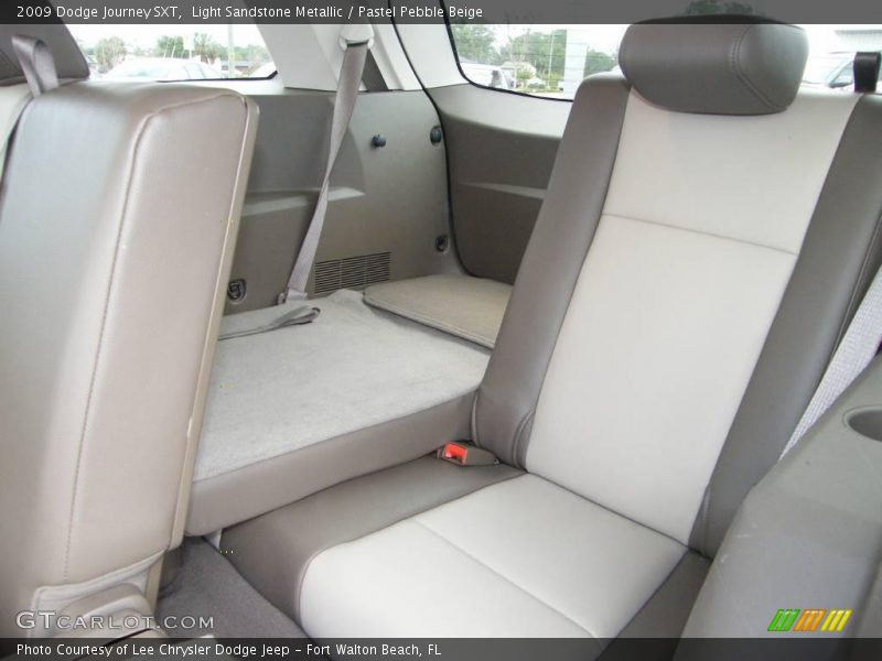 Light Sandstone Metallic / Pastel Pebble Beige 2009 Dodge Journey SXT