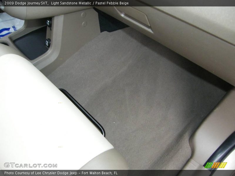 Light Sandstone Metallic / Pastel Pebble Beige 2009 Dodge Journey SXT