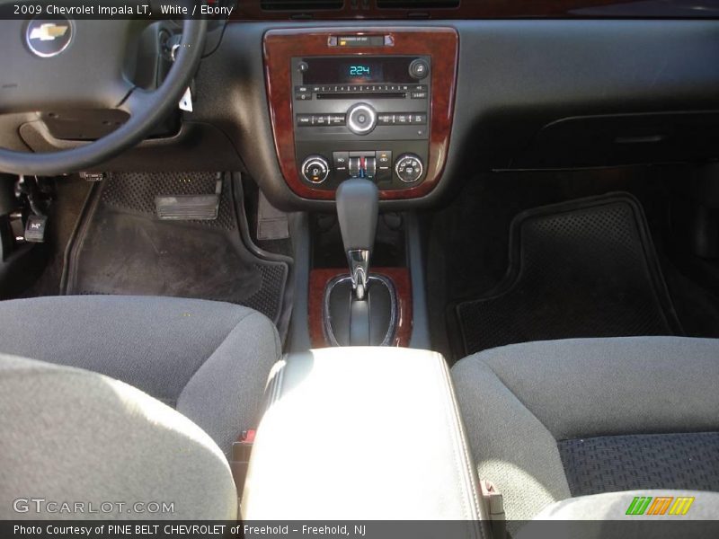 White / Ebony 2009 Chevrolet Impala LT