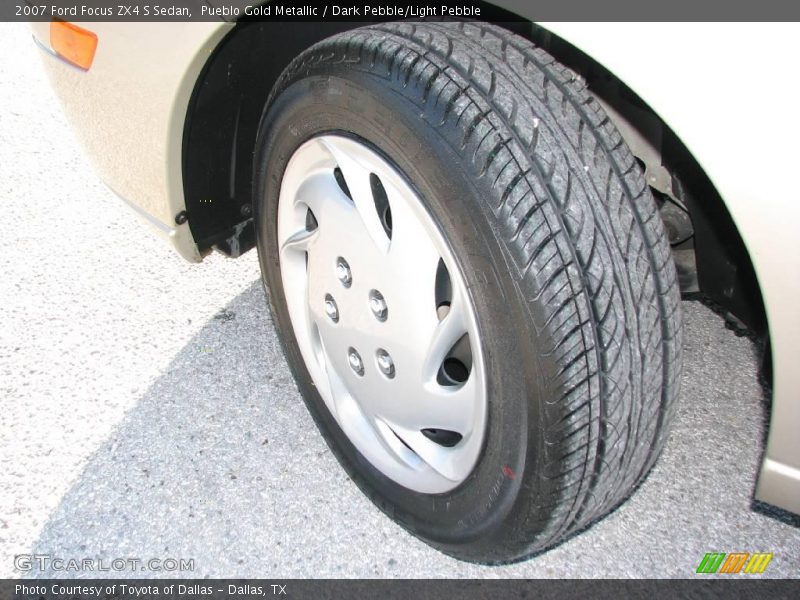 Pueblo Gold Metallic / Dark Pebble/Light Pebble 2007 Ford Focus ZX4 S Sedan
