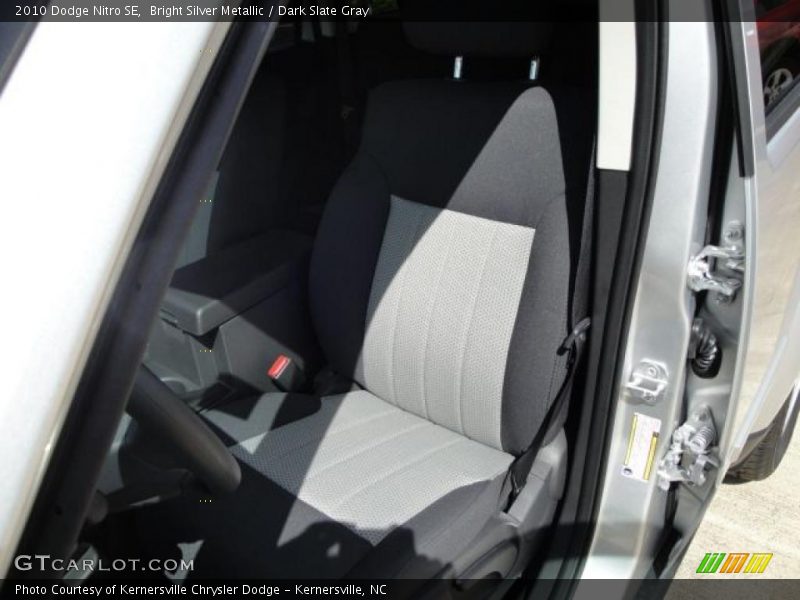 Bright Silver Metallic / Dark Slate Gray 2010 Dodge Nitro SE