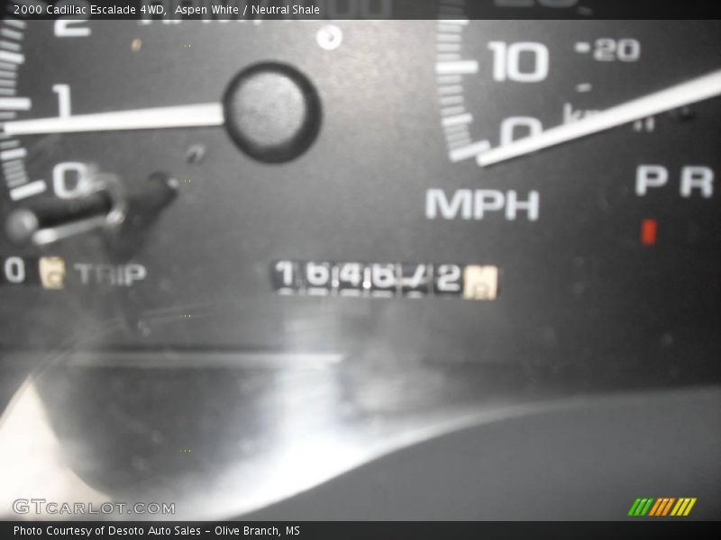 Aspen White / Neutral Shale 2000 Cadillac Escalade 4WD