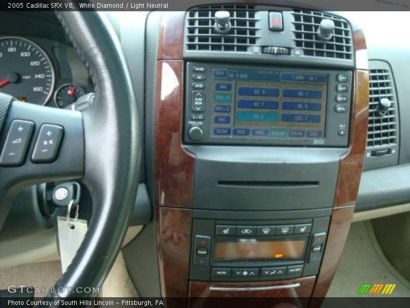 White Diamond / Light Neutral 2005 Cadillac SRX V8