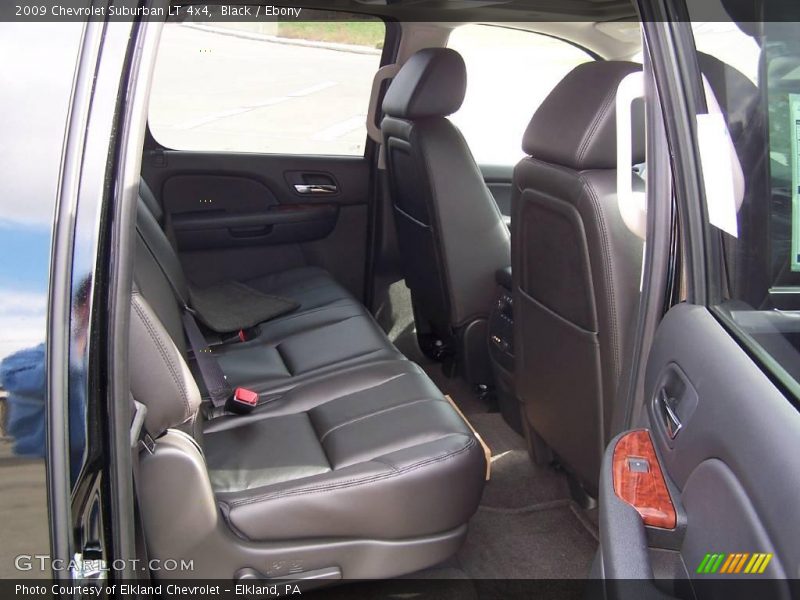 Black / Ebony 2009 Chevrolet Suburban LT 4x4