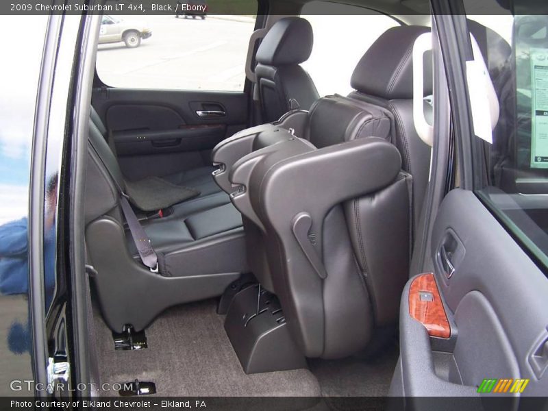Black / Ebony 2009 Chevrolet Suburban LT 4x4