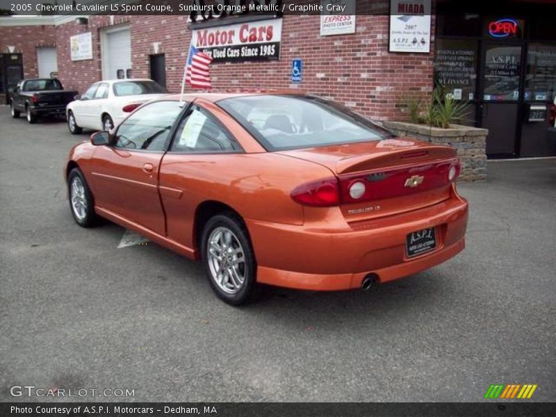 Sunburst Orange Metallic / Graphite Gray 2005 Chevrolet Cavalier LS Sport Coupe