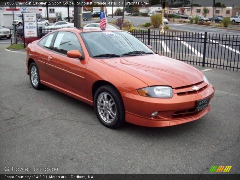 Sunburst Orange Metallic / Graphite Gray 2005 Chevrolet Cavalier LS Sport Coupe
