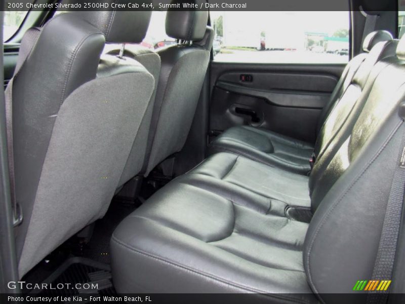 Summit White / Dark Charcoal 2005 Chevrolet Silverado 2500HD Crew Cab 4x4