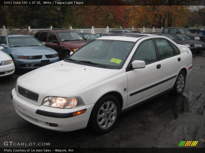 White / Taupe/Light Taupe 2001 Volvo S40 1.9T SE