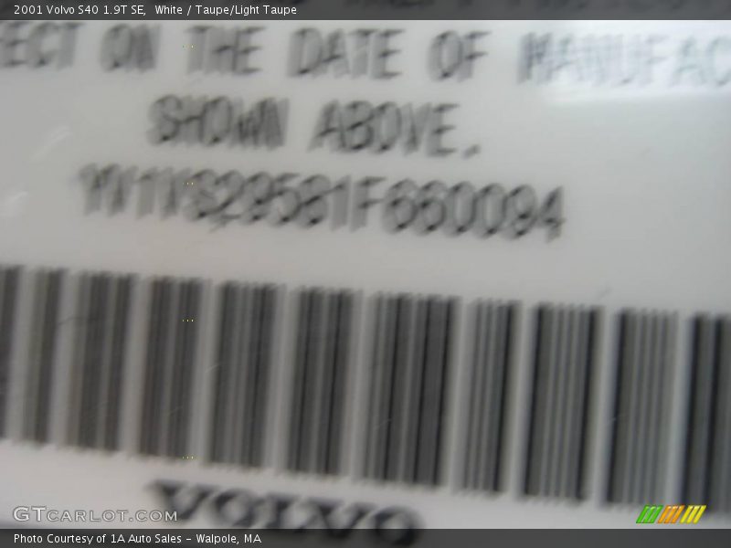 White / Taupe/Light Taupe 2001 Volvo S40 1.9T SE