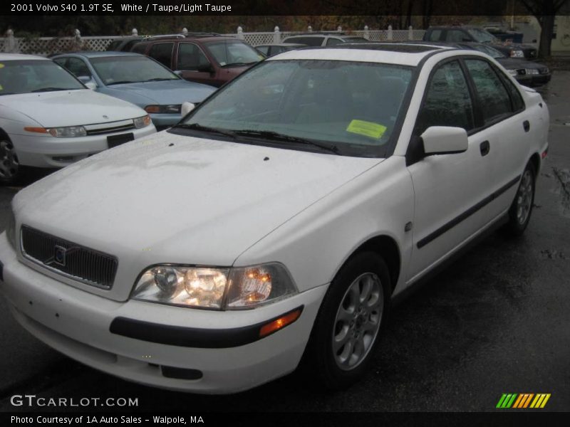 White / Taupe/Light Taupe 2001 Volvo S40 1.9T SE