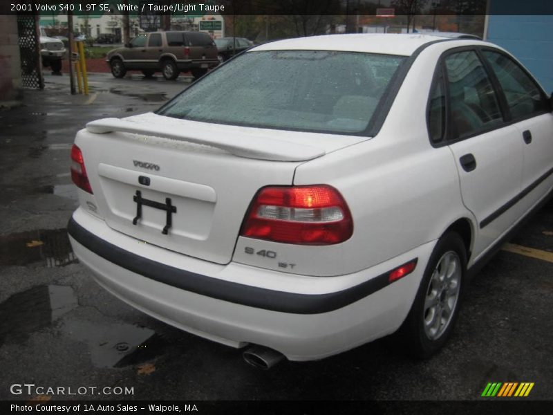 White / Taupe/Light Taupe 2001 Volvo S40 1.9T SE