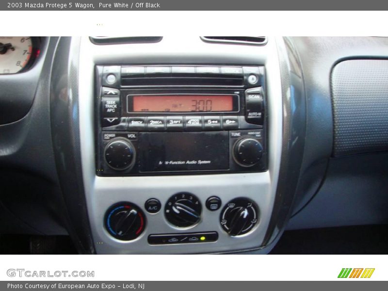 Pure White / Off Black 2003 Mazda Protege 5 Wagon