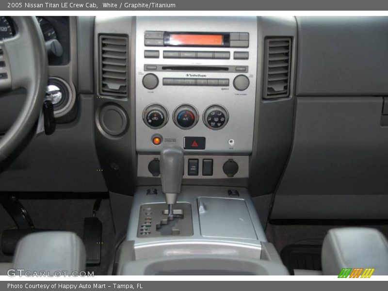 White / Graphite/Titanium 2005 Nissan Titan LE Crew Cab