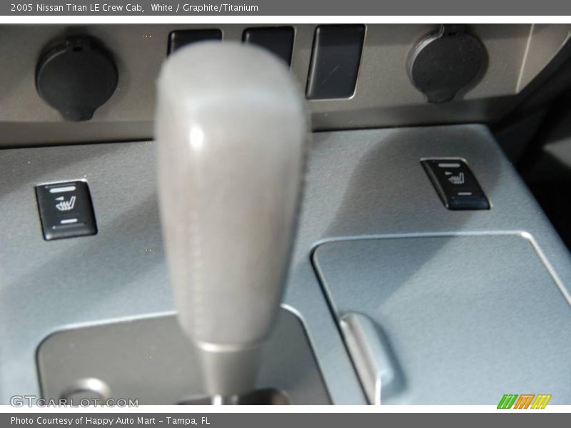 White / Graphite/Titanium 2005 Nissan Titan LE Crew Cab