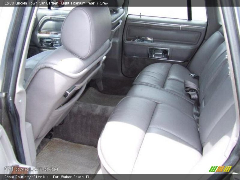 Light Titanium Pearl / Grey 1988 Lincoln Town Car Cartier