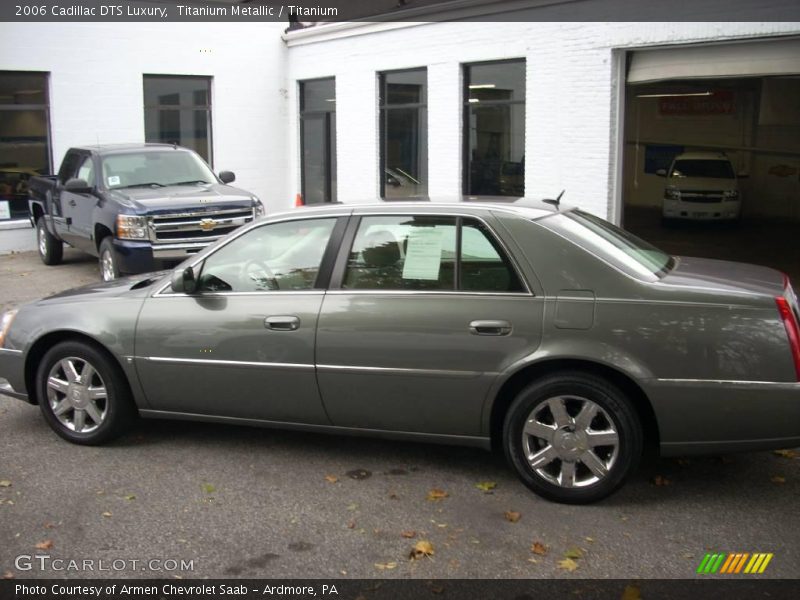 Titanium Metallic / Titanium 2006 Cadillac DTS Luxury