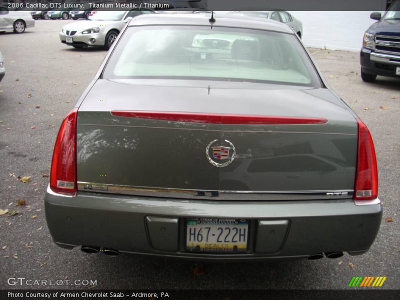 Titanium Metallic / Titanium 2006 Cadillac DTS Luxury