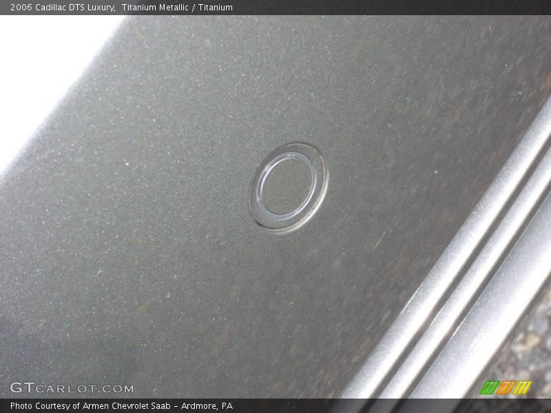 Titanium Metallic / Titanium 2006 Cadillac DTS Luxury