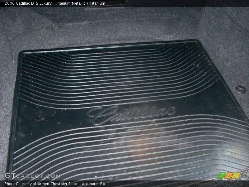 Titanium Metallic / Titanium 2006 Cadillac DTS Luxury
