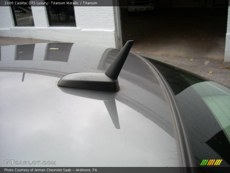 Titanium Metallic / Titanium 2006 Cadillac DTS Luxury