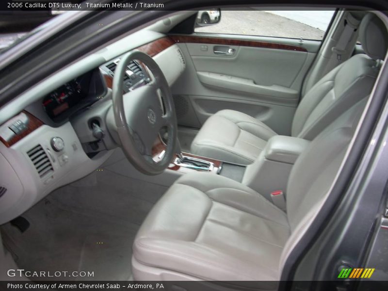 Titanium Metallic / Titanium 2006 Cadillac DTS Luxury