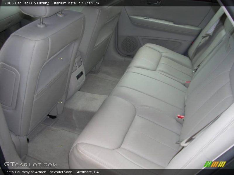 Titanium Metallic / Titanium 2006 Cadillac DTS Luxury