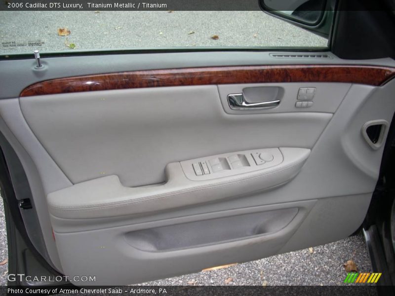Titanium Metallic / Titanium 2006 Cadillac DTS Luxury