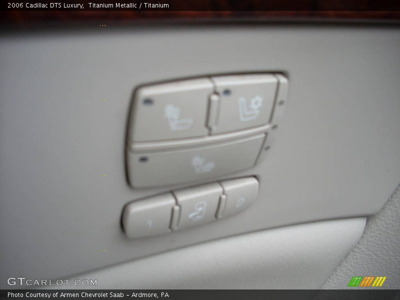 Titanium Metallic / Titanium 2006 Cadillac DTS Luxury